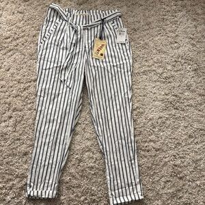 NWT 1st Kiss women's spring/summer casual pants  Size 11 white striped
